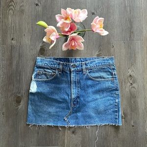 UO / LEVIS / DENIM MINI SKIRT
